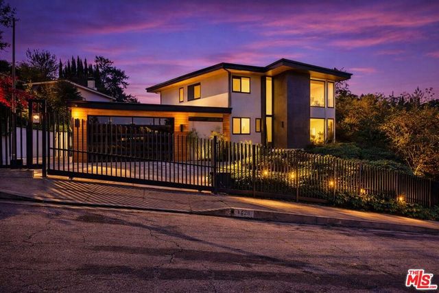 11428 Dona Lola Drive, Studio City, CA 91604