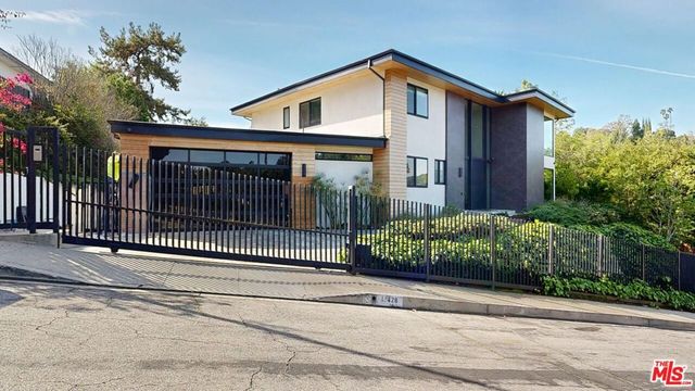 11428 Dona Lola Drive, Studio City, CA 91604