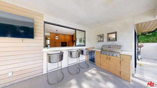 11428 Dona Lola Drive, Studio City, CA 91604