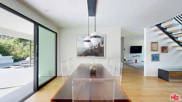 11428 Dona Lola Drive, Studio City, CA 91604