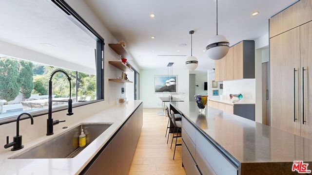 11428 Dona Lola Drive, Studio City, CA 91604