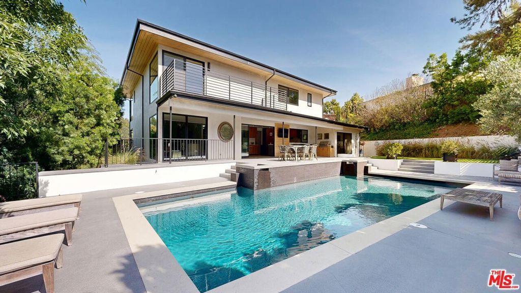 11428 Dona Lola Drive, Studio City, CA 91604