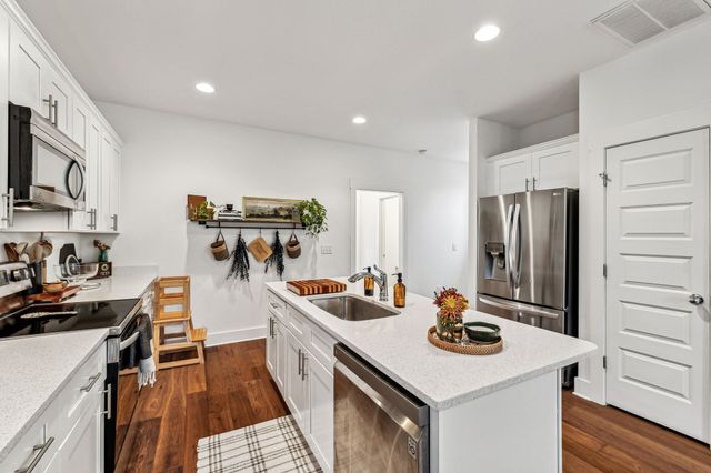 420 Creative Way, Madison, TN 37115