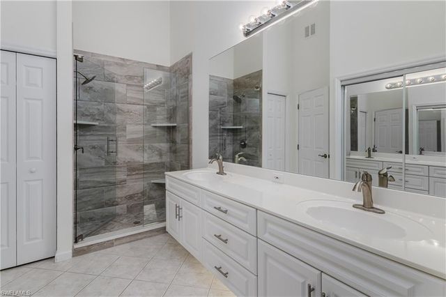 6830 Beach Resort DR 2602, Naples, FL 34114