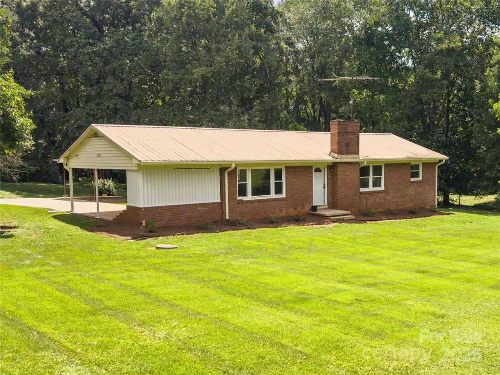 2680 Peachtree Road, Statesville, NC 28625
