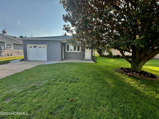 3 Montego Street, Toms River, NJ 08757