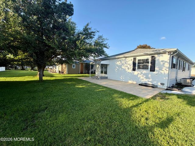 3 Montego Street, Toms River, NJ 08757