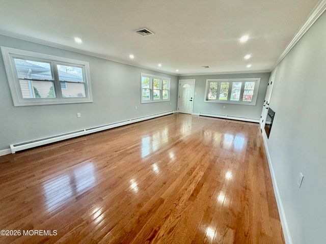 3 Montego Street, Toms River, NJ 08757