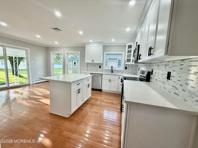 3 Montego Street, Toms River, NJ 08757
