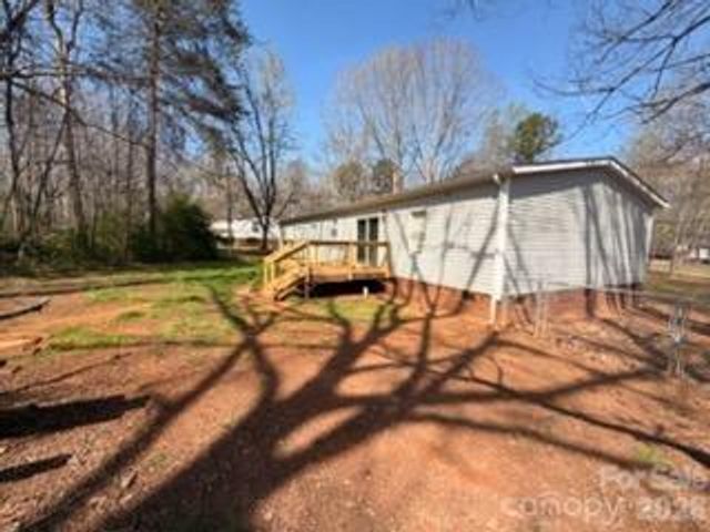 5139 Pine Springs Drive, Bessemer City, NC 28016