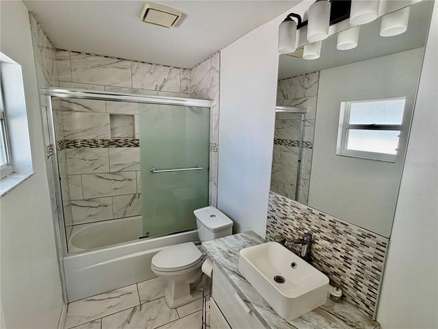 2604 W KIRBY STREET, Tampa, FL 33614