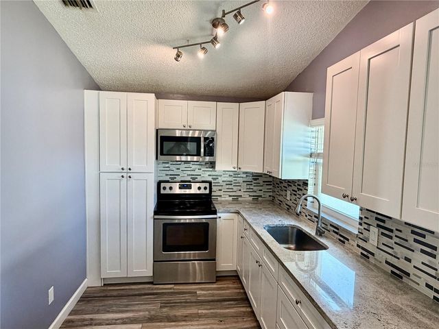 2604 W KIRBY STREET, Tampa, FL 33614