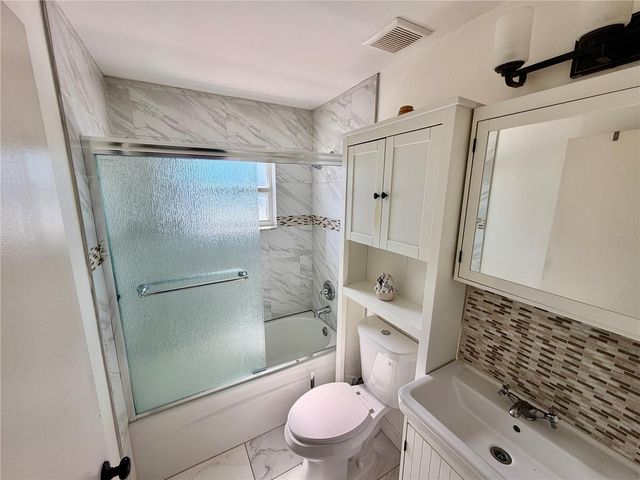 2604 W KIRBY STREET, Tampa, FL 33614
