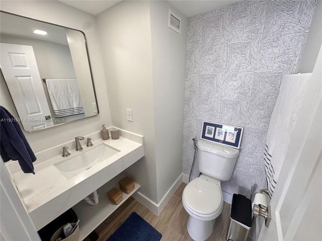 2899 Collins Ave 1201, Miami Beach, FL 33140