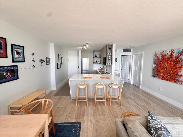 2899 Collins Ave 1201, Miami Beach, FL 33140