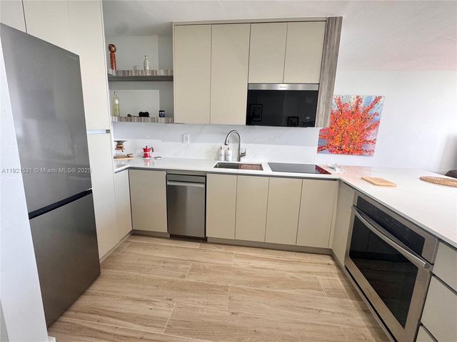 2899 Collins Ave 1201, Miami Beach, FL 33140