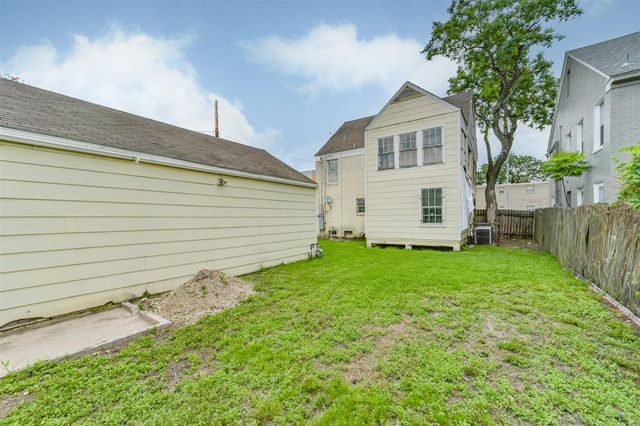 2904 Palm Street, Houston, TX 77004