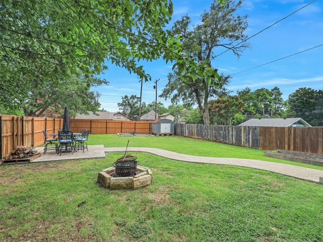 1200 W Walker Street, Denison, TX 75020