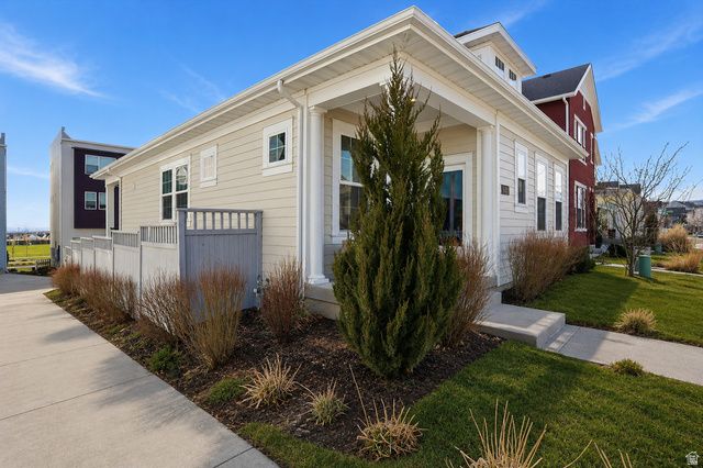 6149 W MOON VALLEY DR, South Jordan, UT 84009