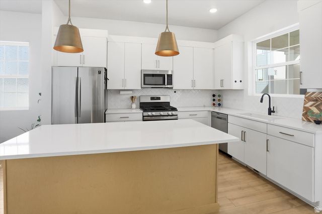 6149 W MOON VALLEY DR, South Jordan, UT 84009