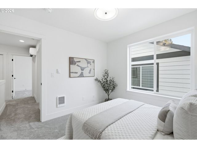 532 S TEXAS St, Portland, OR 97219