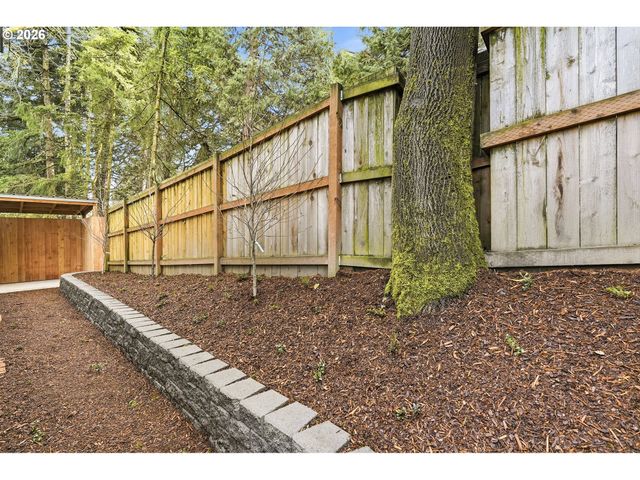 532 S TEXAS St, Portland, OR 97219