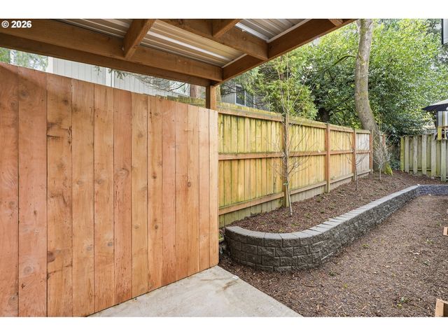 532 S TEXAS St, Portland, OR 97219