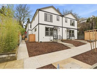 532 S TEXAS St, Portland, OR 97219