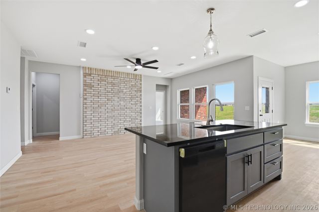 14255 S 4150 Road, Claremore, OK 74017