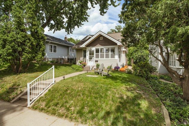 1388 Simpson Street, Saint Paul, MN 55108