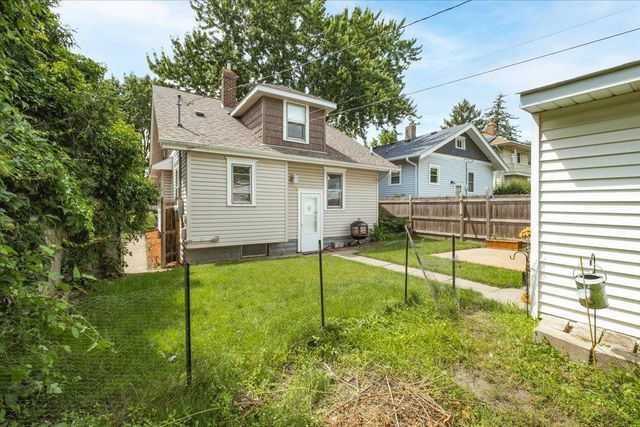 1388 Simpson Street, Saint Paul, MN 55108