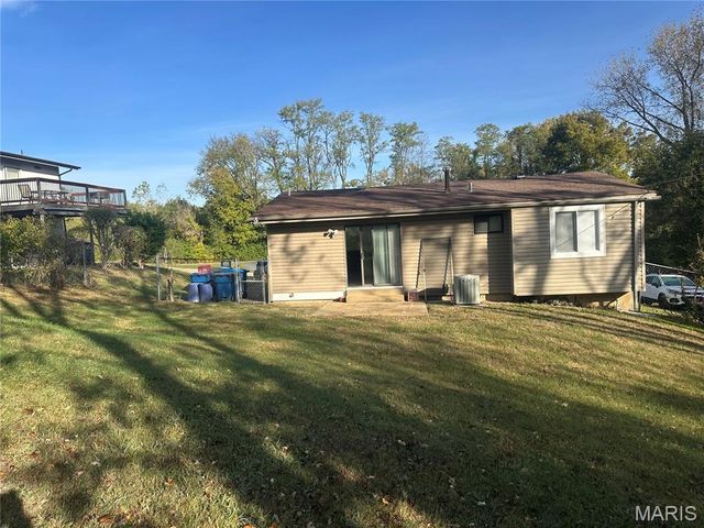 5331 Grove Avenue, St Louis, MO 63135