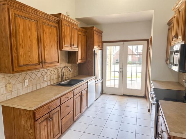 1919 E Kelsey Lane, Stillwater, OK 74075