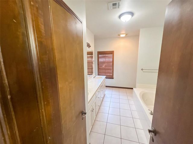 1919 E Kelsey Lane, Stillwater, OK 74075