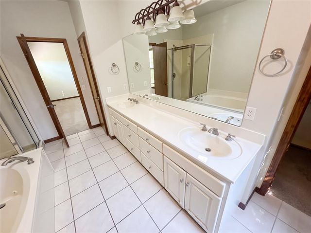 1919 E Kelsey Lane, Stillwater, OK 74075
