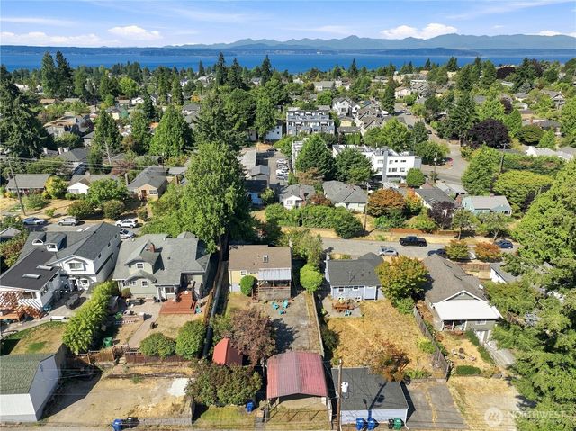 5920 39th Avenue SW, Seattle, WA 98136
