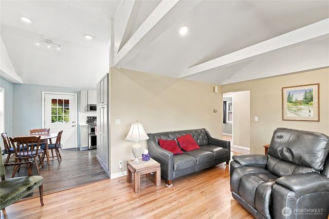 5920 39th Avenue SW, Seattle, WA 98136