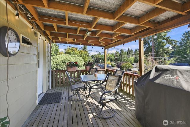 5920 39th Avenue SW, Seattle, WA 98136
