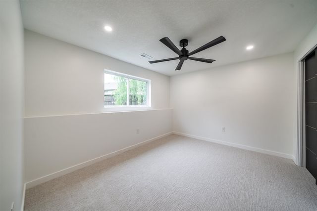 9501 E Stafford Ct, Wichita, KS 67207