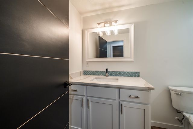 9501 E Stafford Ct, Wichita, KS 67207
