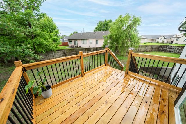 9501 E Stafford Ct, Wichita, KS 67207