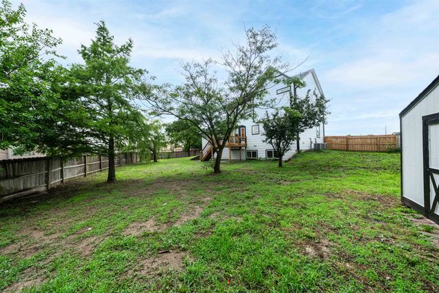 9501 E Stafford Ct, Wichita, KS 67207