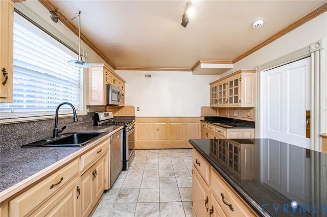 1748 S Sycamore St, Petersburg, VA 23805