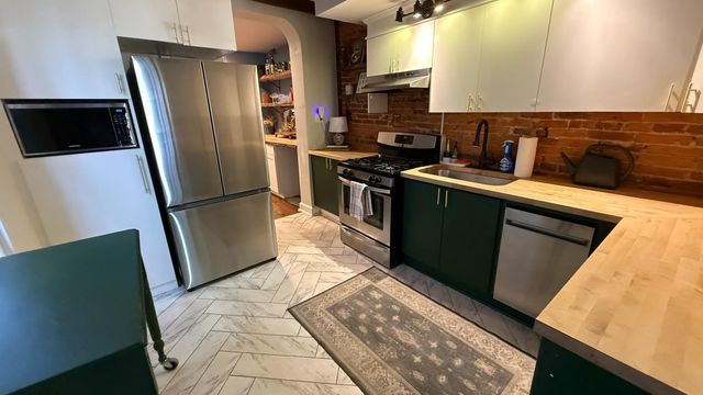233 N MULBERRY ST, Lancaster, PA 17603