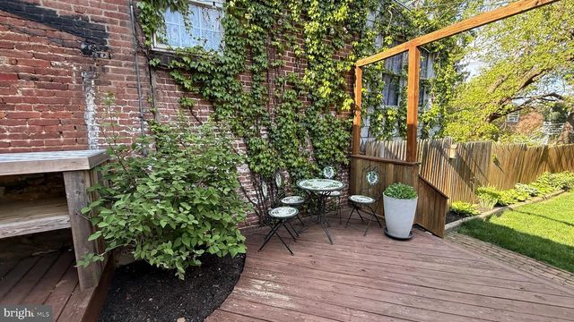 233 N MULBERRY ST, Lancaster, PA 17603