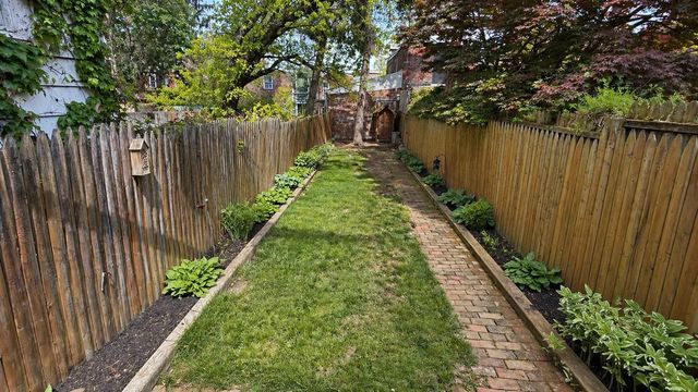 233 N MULBERRY ST, Lancaster, PA 17603
