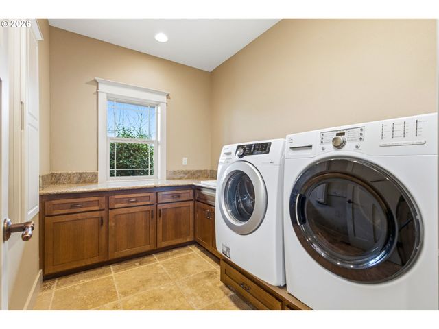 8161 Se MYSTICAL Ln, Salem, OR 97317