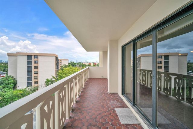 800 NE 195th Street 601, Miami, FL 33179