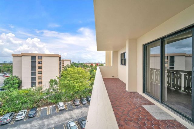 800 NE 195th Street 601, Miami, FL 33179