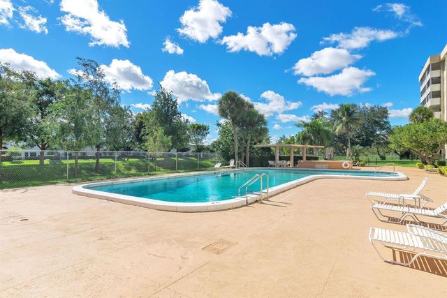 800 NE 195th Street 601, Miami, FL 33179